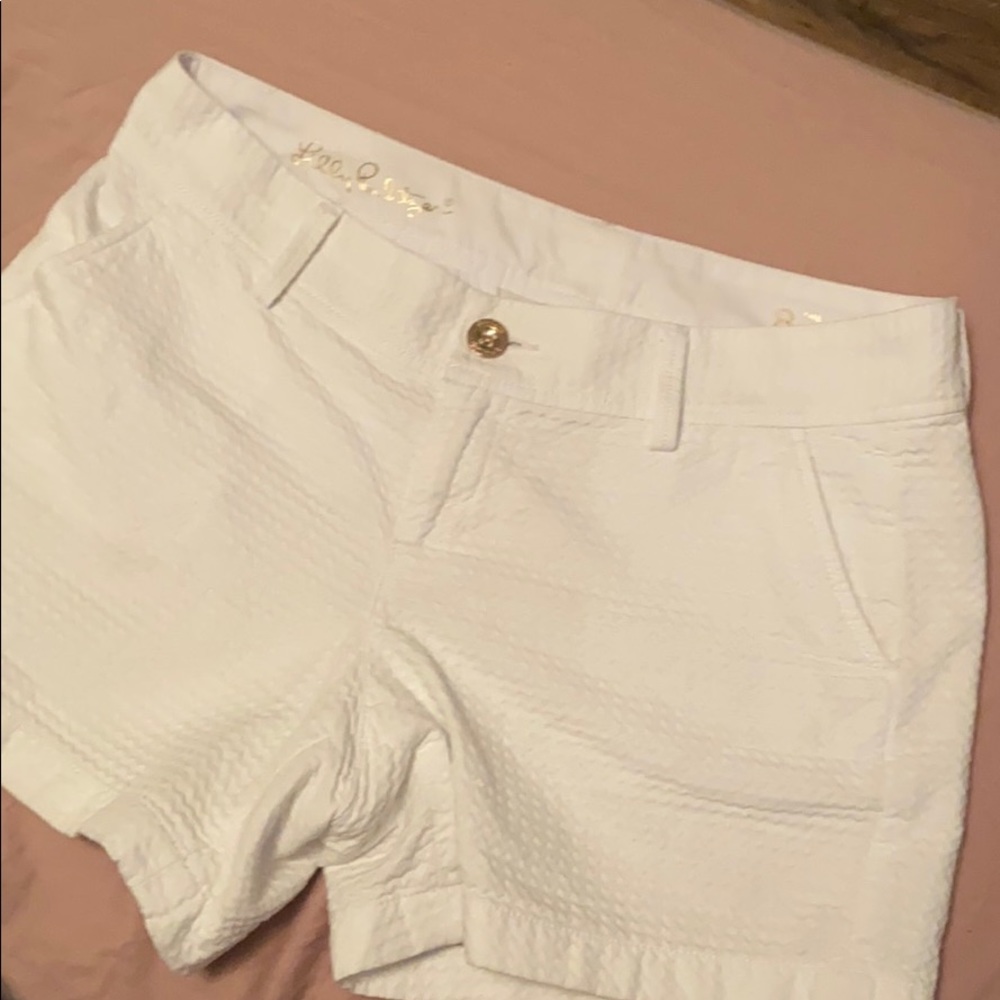 White lily pulitzer shorts